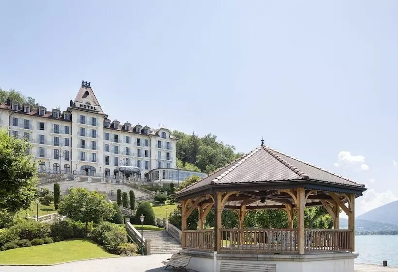 Отель Le Palace De Menthon