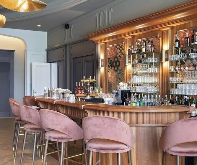 Отель Le Palace De Menthon