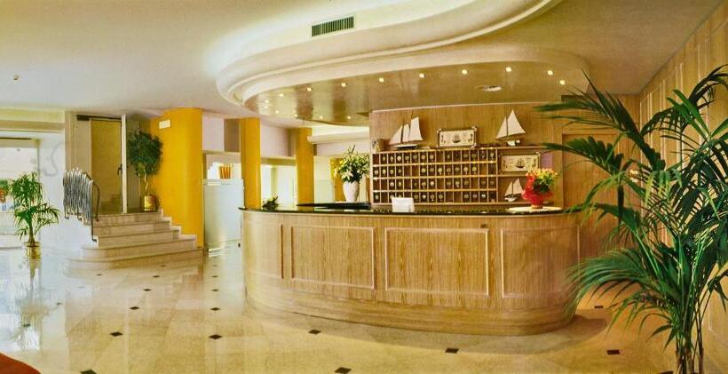 ホテル Montecarlo