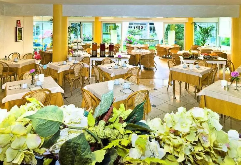 Отель Montecarlo