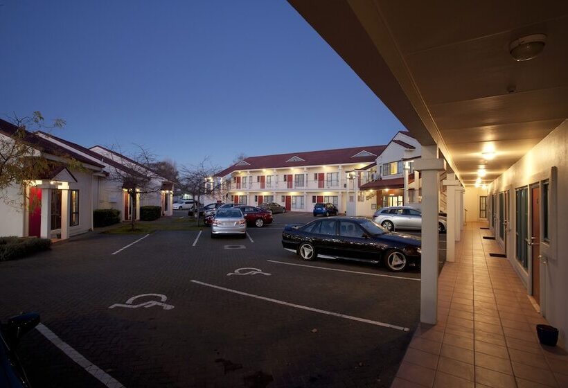 Aubyn Court Spa Motel
