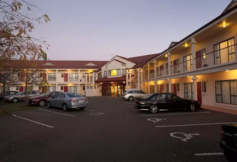 Aubyn Court Spa Motel