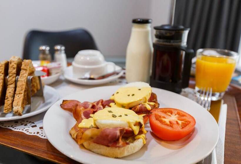 Aubyn Court Spa Motel