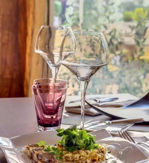 酒店 Auberge Du Cheval Blanc   Teritoria