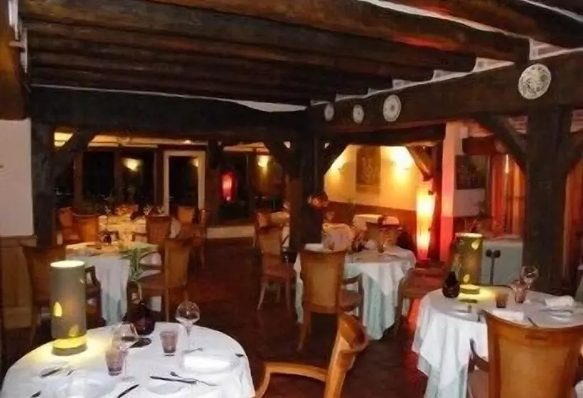 酒店 Auberge Du Cheval Blanc   Teritoria