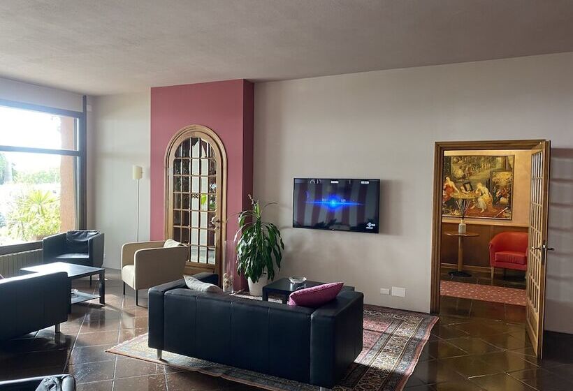 בית מלון כפרי Kristina