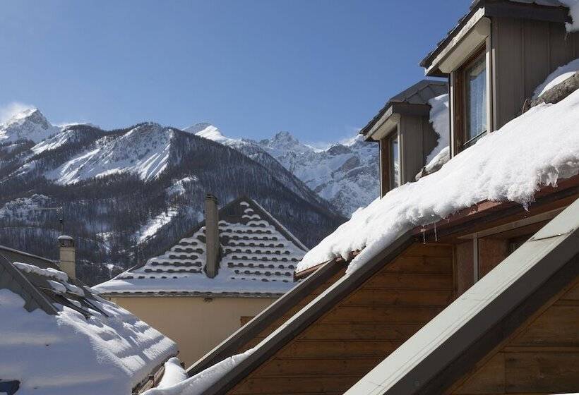 ホテル L Auberge Du Choucas