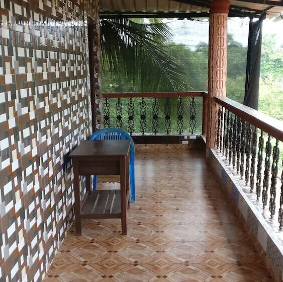 Отель Saby Guest House