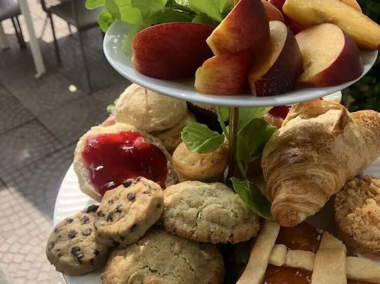 Hotelli Aplo Breakfast Experience