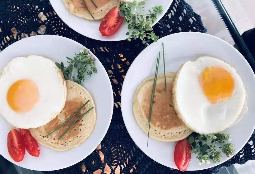 Hotelli Aplo Breakfast Experience