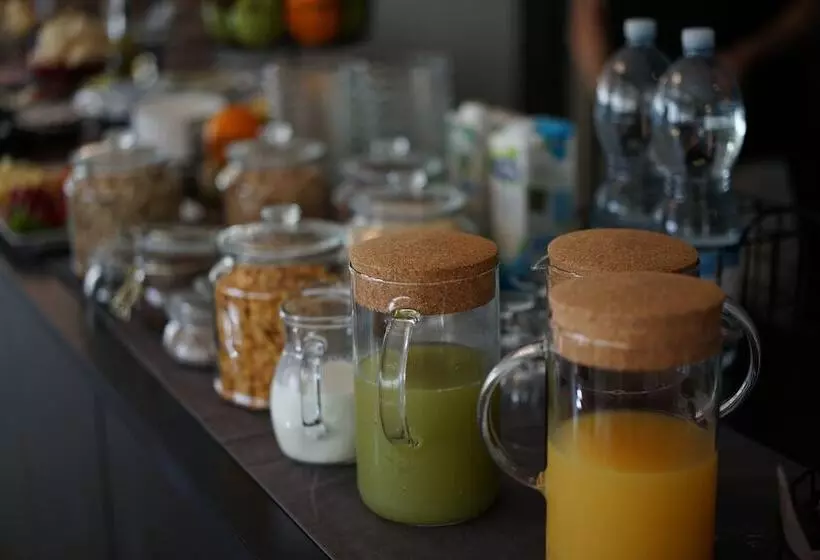 Hotelli Aplo Breakfast Experience