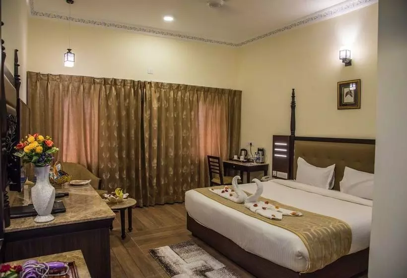 Отель Labh Garh Palace