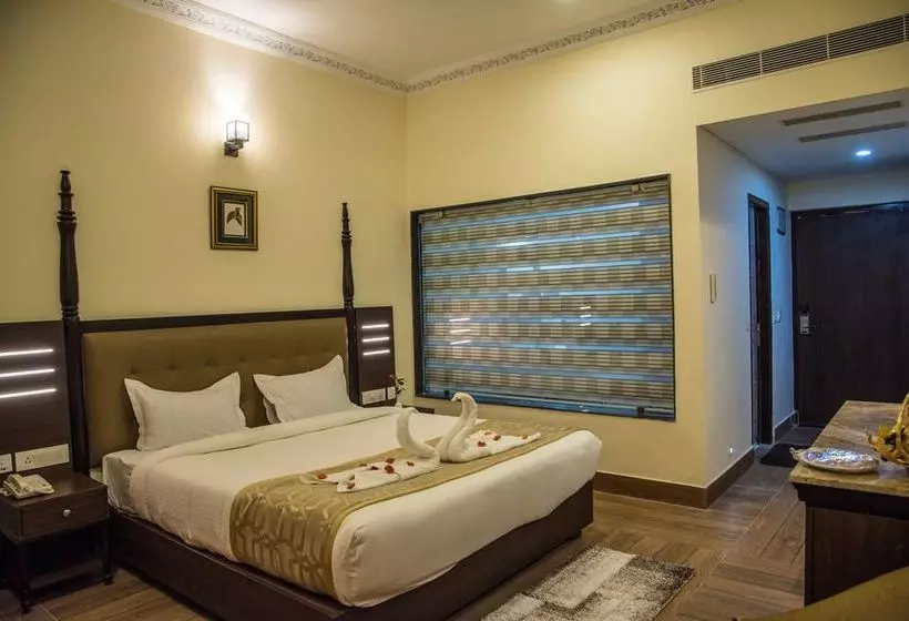 Отель Labh Garh Palace