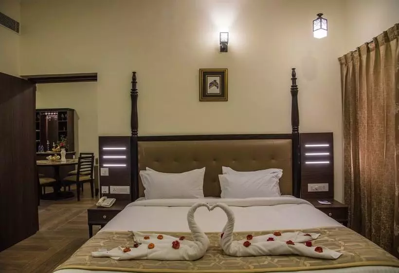 Отель Labh Garh Palace