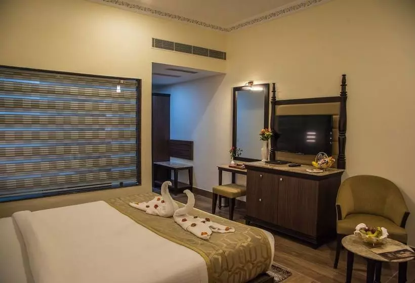 Отель Labh Garh Palace