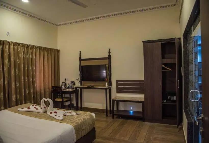 Отель Labh Garh Palace