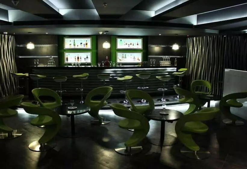 Отель Quality Inn Viha