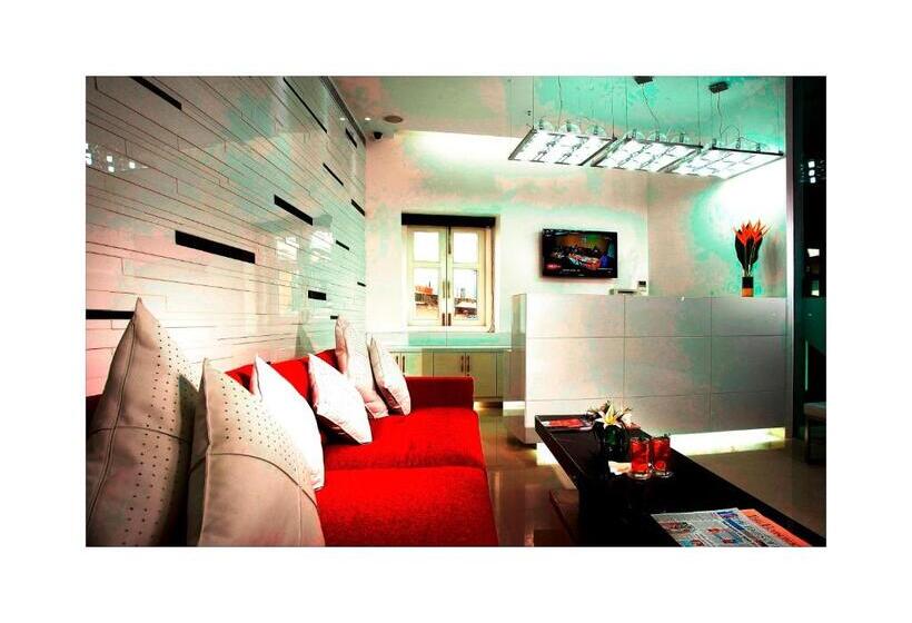 酒店 Sapphire Suites