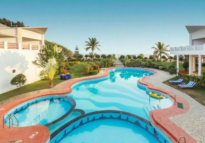 هتل Sterling Puri