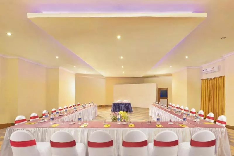 هتل Sterling Puri