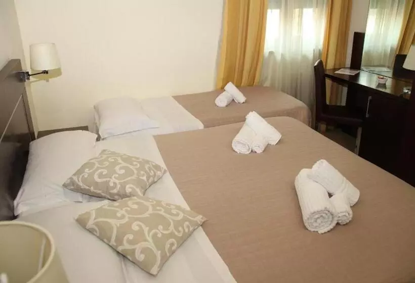 هتل Villa Adriana