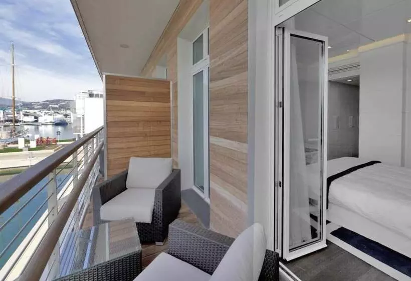 בית מלון כפרי Yacht Club Marina Di Loano