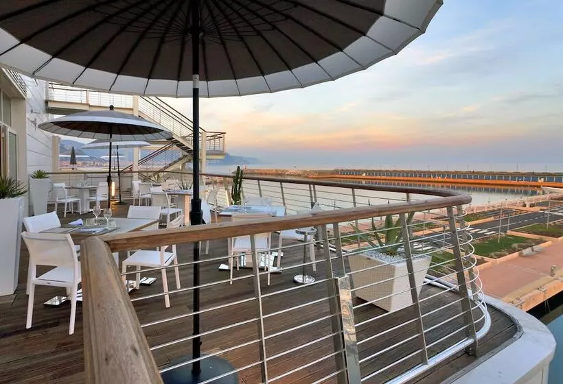 בית מלון כפרי Yacht Club Marina Di Loano