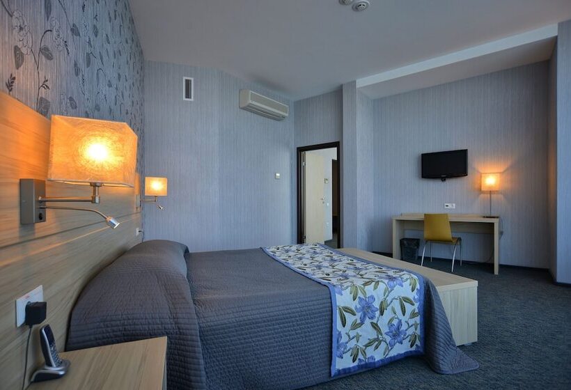 Mayak Hotel   Korpus Irtysh