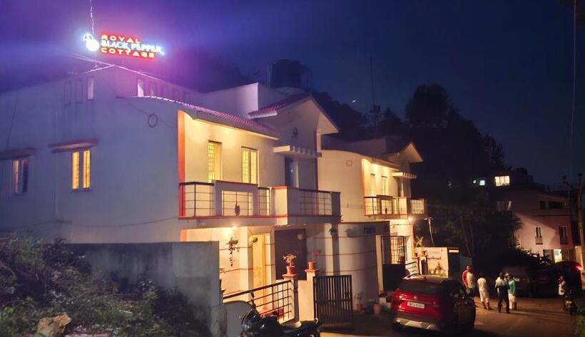 호텔 Royal Black Pepper Cottage