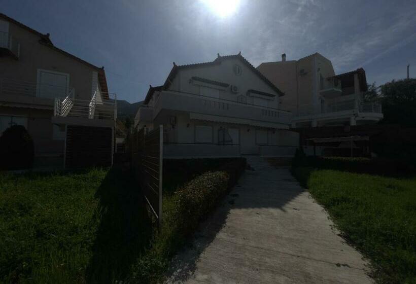 פנסיון Villa Ndreca