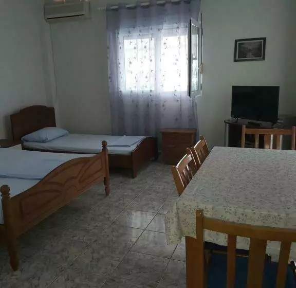 پانسیون Villa Ndreca