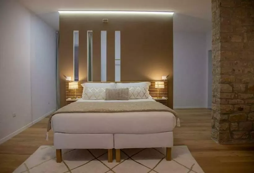 تختخواب و صبحانه La Piazzetta Suite