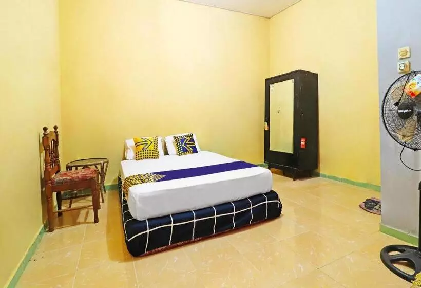 هتل Spot On 91222 Kanjeng Mami Homestay Syariah