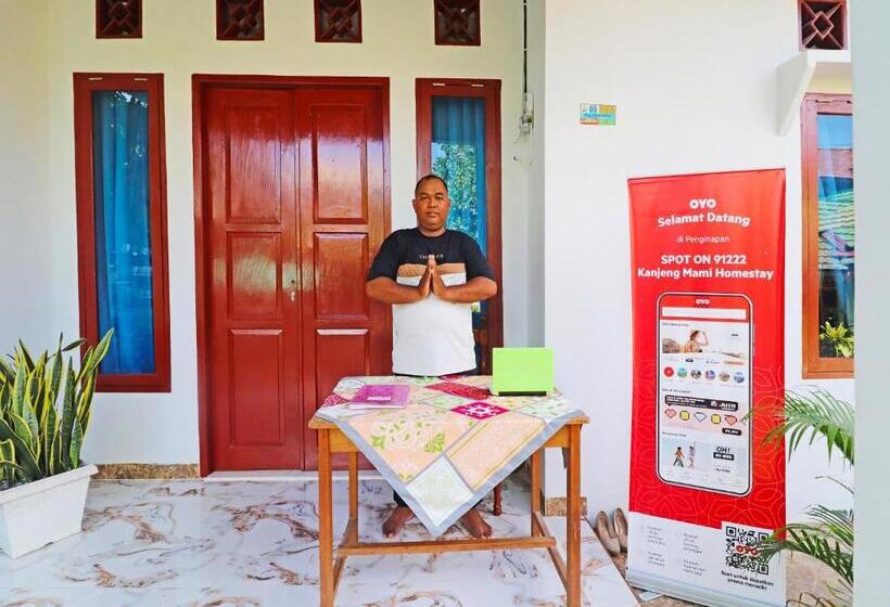 호텔 Spot On 91222 Kanjeng Mami Homestay Syariah