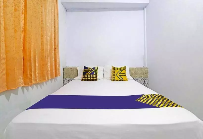 هتل Spot On 91222 Kanjeng Mami Homestay Syariah