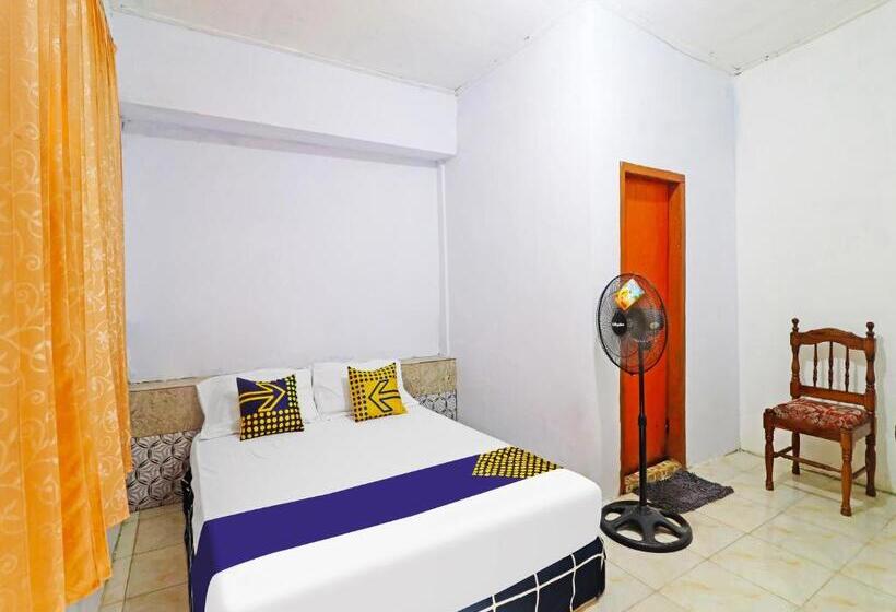 호텔 Spot On 91222 Kanjeng Mami Homestay Syariah