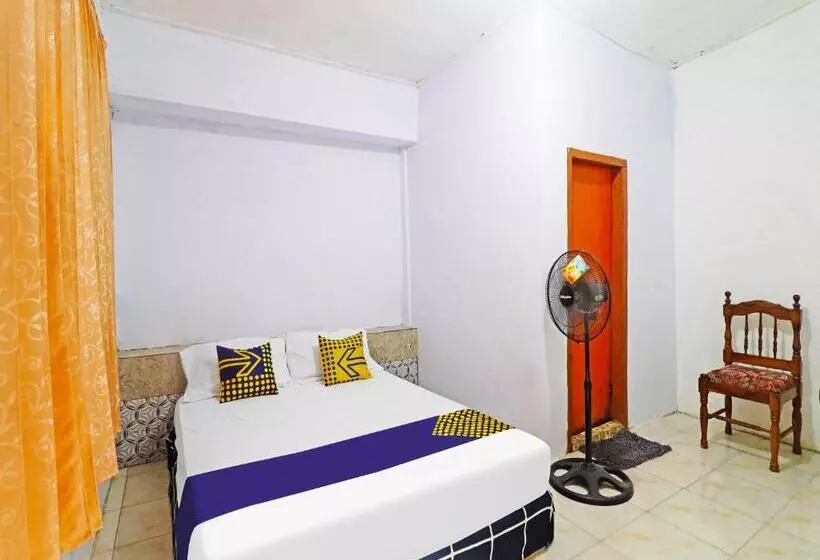 هتل Spot On 91222 Kanjeng Mami Homestay Syariah