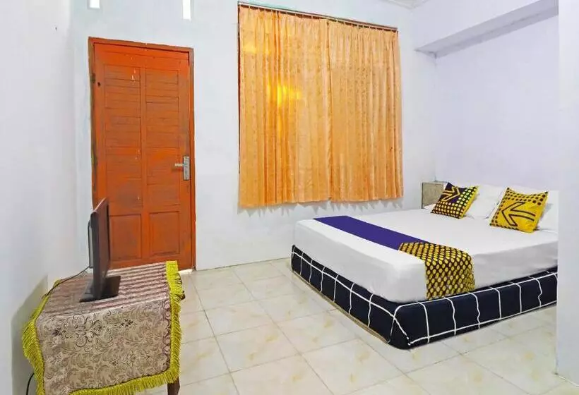 هتل Spot On 91222 Kanjeng Mami Homestay Syariah