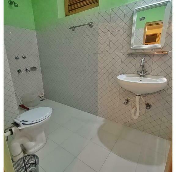 פנסיון Enchanted Cottage