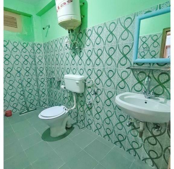 פנסיון Enchanted Cottage