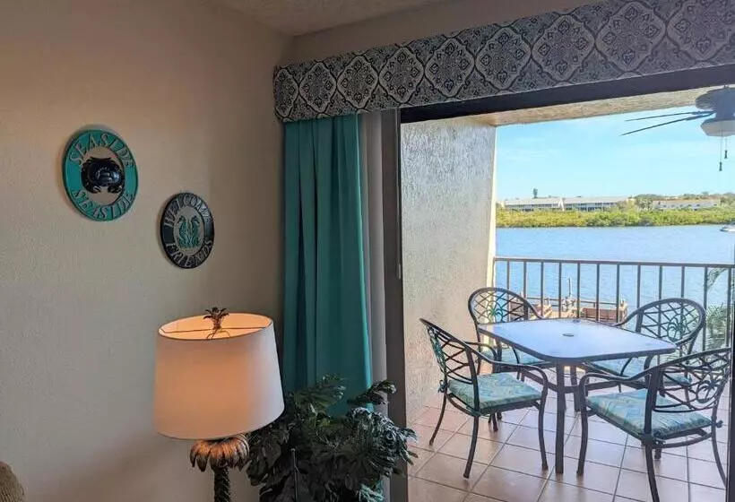 Sea Club Condo #103