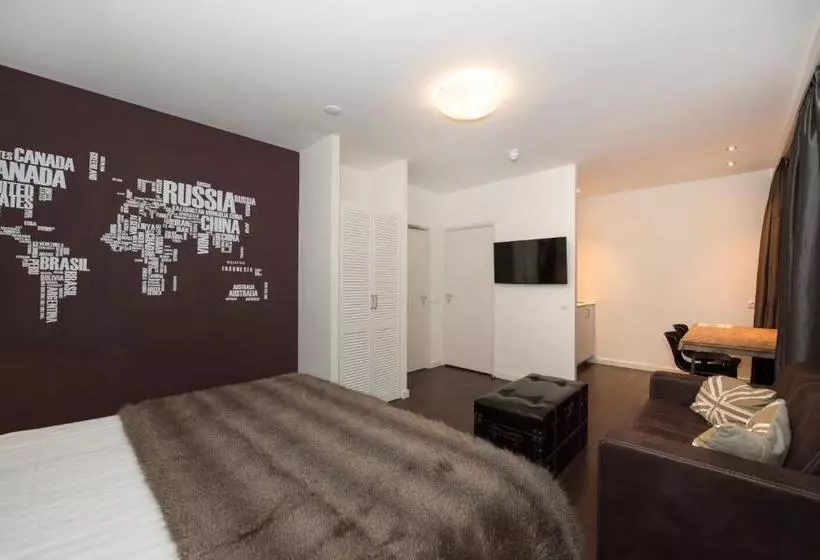 Brainport Hotel And Apartments