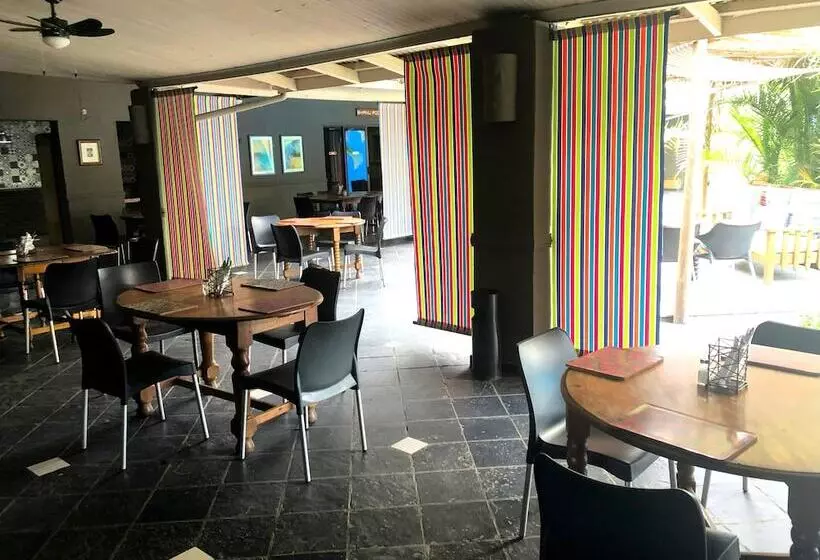 هتل Elephant Springs