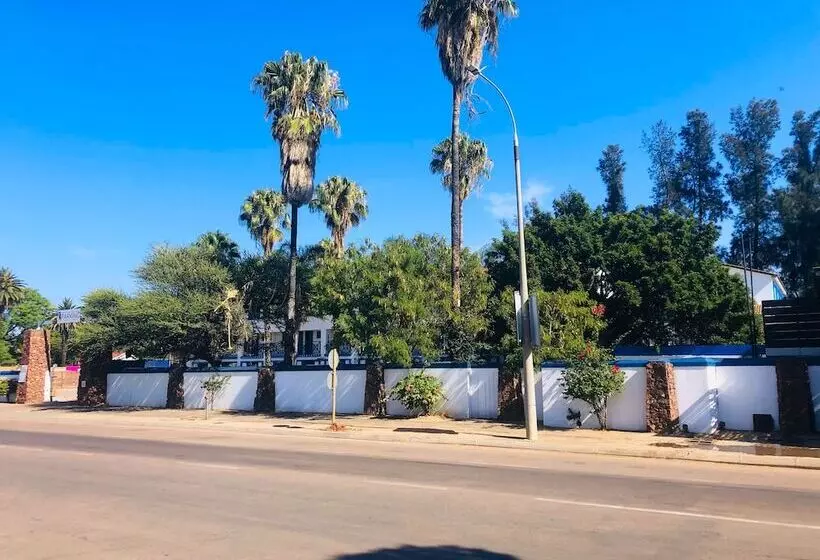 هتل Elephant Springs