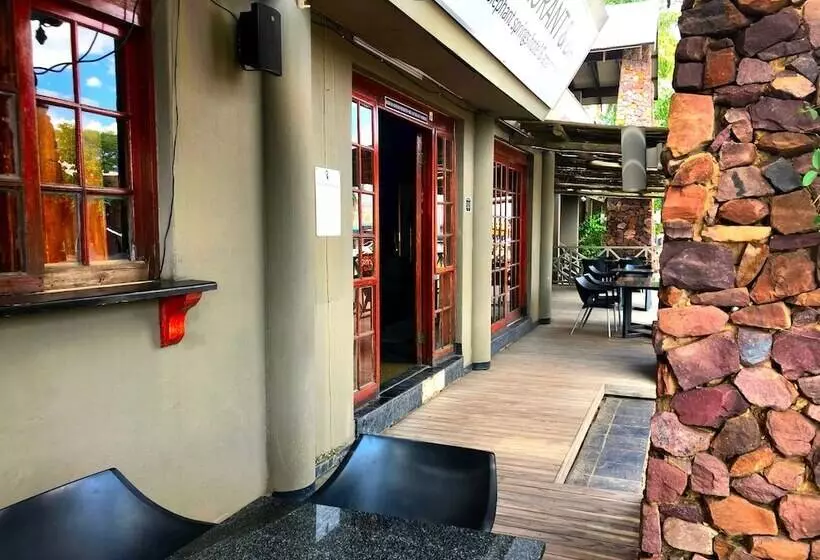 هتل Elephant Springs