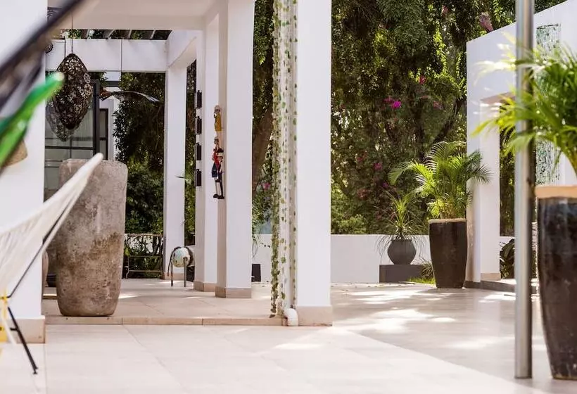 هتل Latitude 13 Degrees