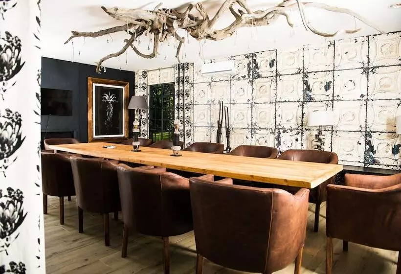 هتل Latitude 13 Degrees