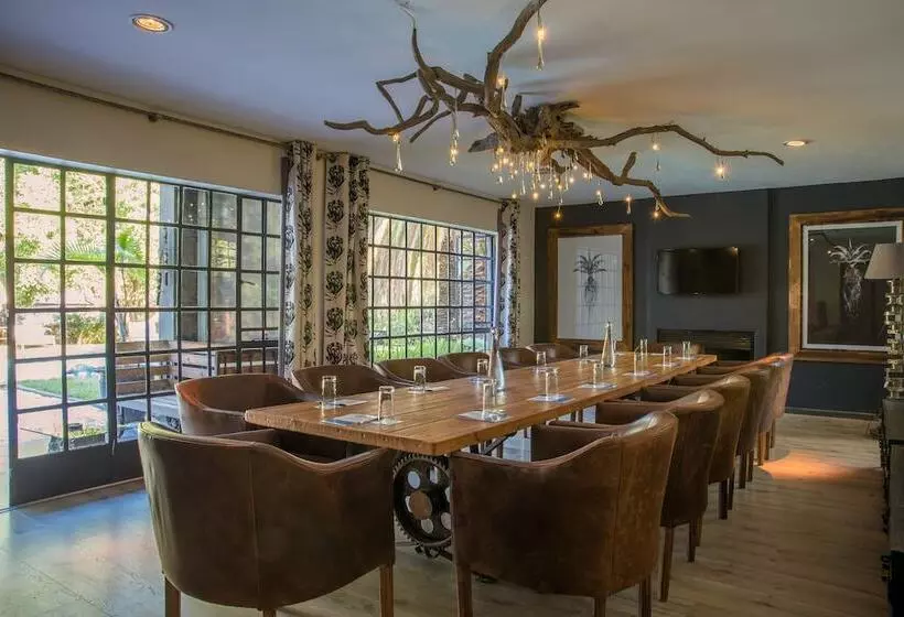 هتل Latitude 13 Degrees