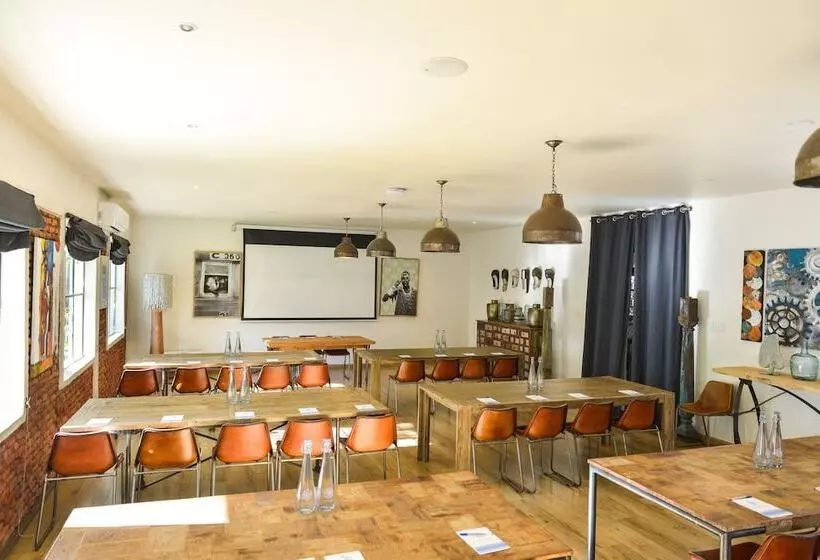 هتل Latitude 13 Degrees