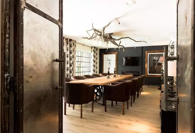 هتل Latitude 13 Degrees